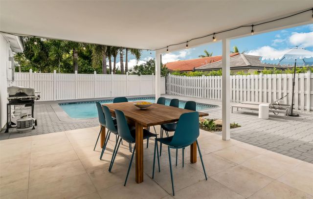 2741 NE 45th St, Lighthouse Point, FL 33064