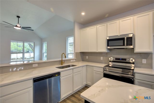 10 Sunshine Circle, Wimberley, TX 78676