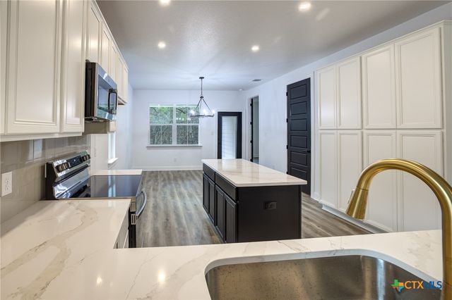 10 Sunshine Circle, Wimberley, TX 78676