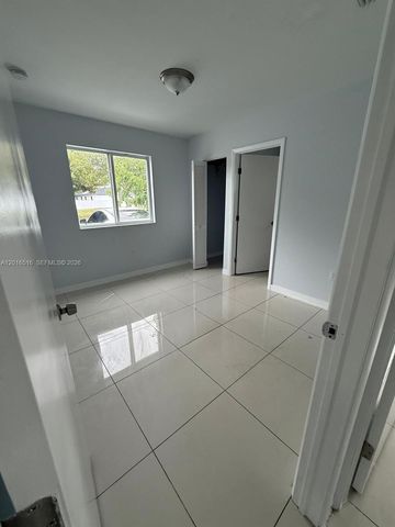 2121-2125 NW 72nd St, Miami, FL 33147