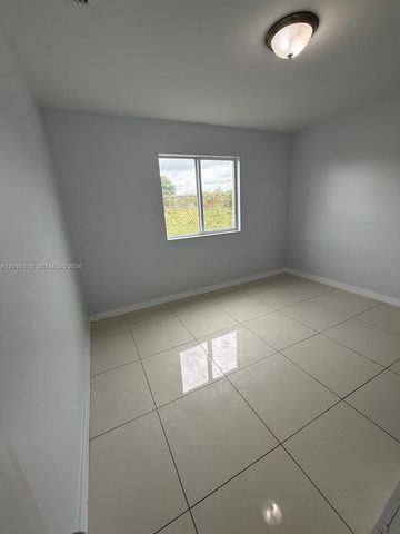 2121-2125 NW 72nd St, Miami, FL 33147