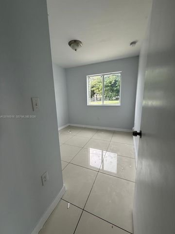 2121-2125 NW 72nd St, Miami, FL 33147