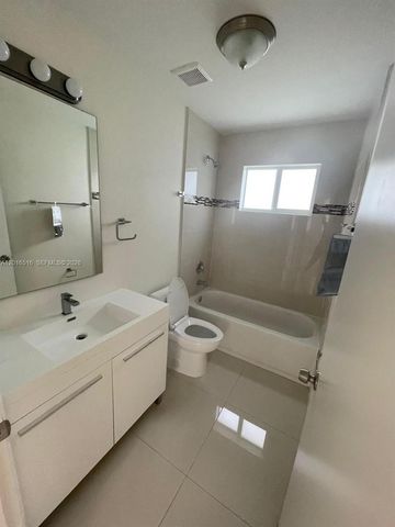 2121-2125 NW 72nd St, Miami, FL 33147