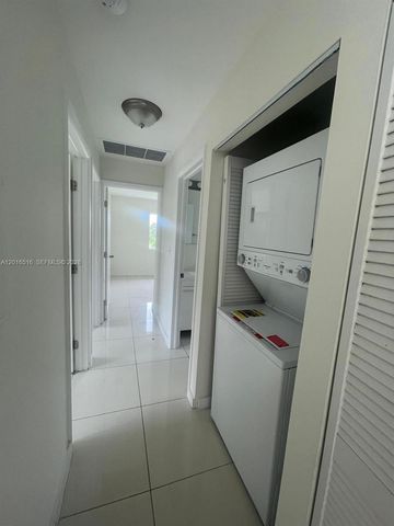 2121-2125 NW 72nd St, Miami, FL 33147