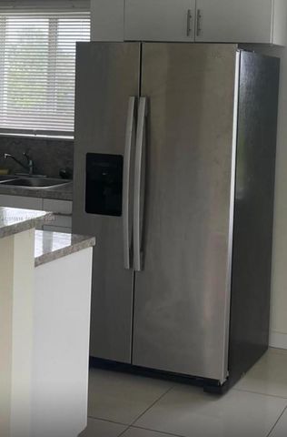 2121-2125 NW 72nd St, Miami, FL 33147