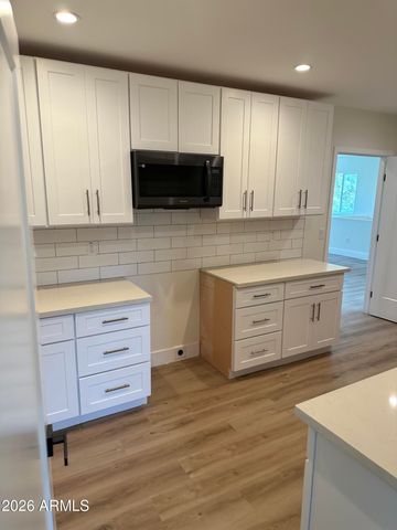 2545 N 29TH Place, Phoenix, AZ 85008