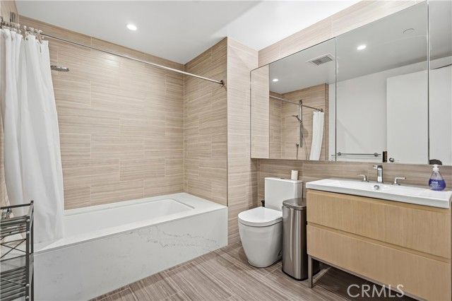 877 S Francisco 2503, Los Angeles, CA 90017