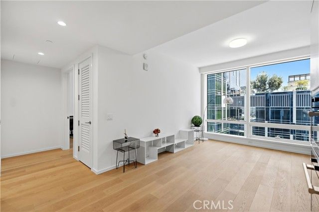 877 S Francisco 2503, Los Angeles, CA 90017