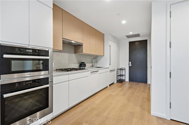 877 S Francisco 2503, Los Angeles, CA 90017