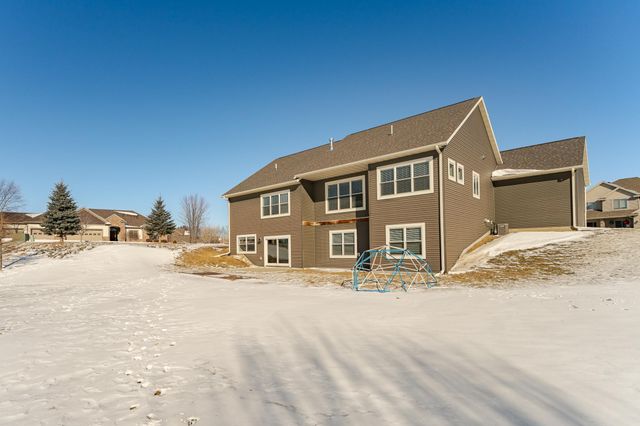 1497 Century Corner Lane NE, Rochester, MN 55906