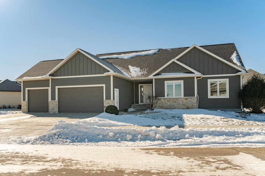 1497 Century Corner Lane NE, Rochester, MN 55906