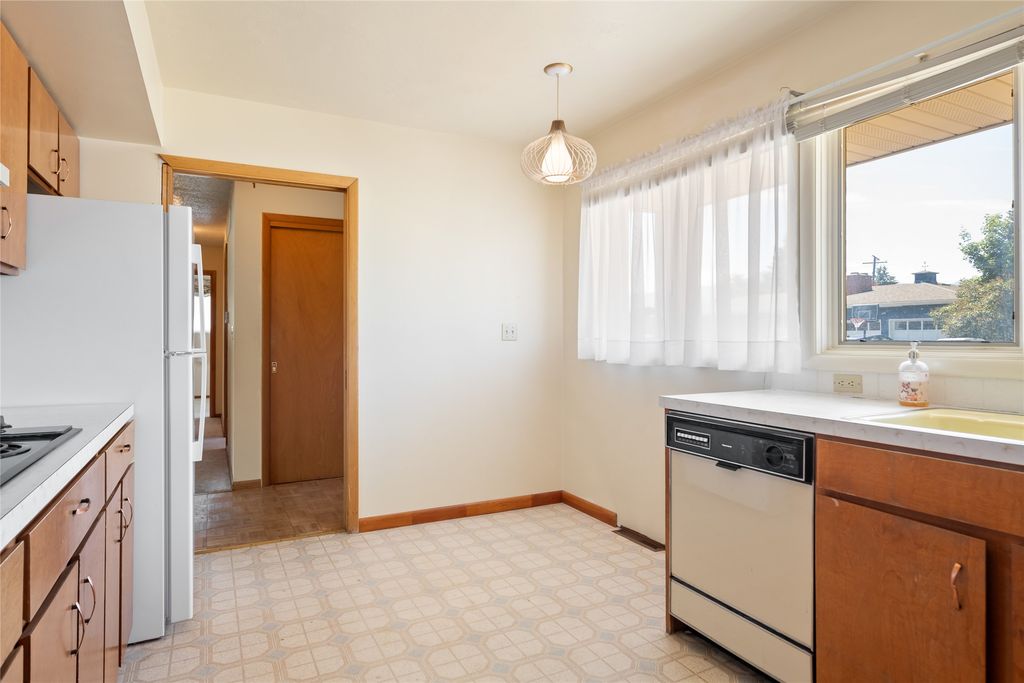 Image 12 of property listing at 2616 View Drive, Missoula, MT 59804