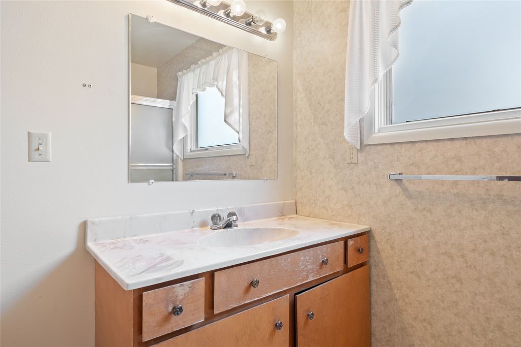Image 16 of property listing at 2616 View Drive, Missoula, MT 59804