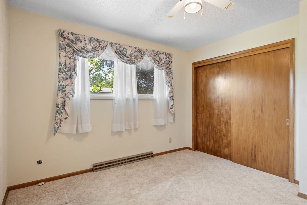 Image 19 of property listing at 2616 View Drive, Missoula, MT 59804