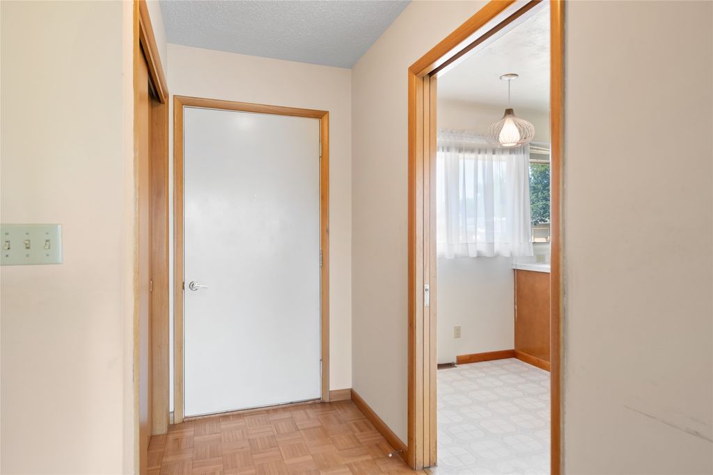 Image 3 of property listing at 2616 View Drive, Missoula, MT 59804