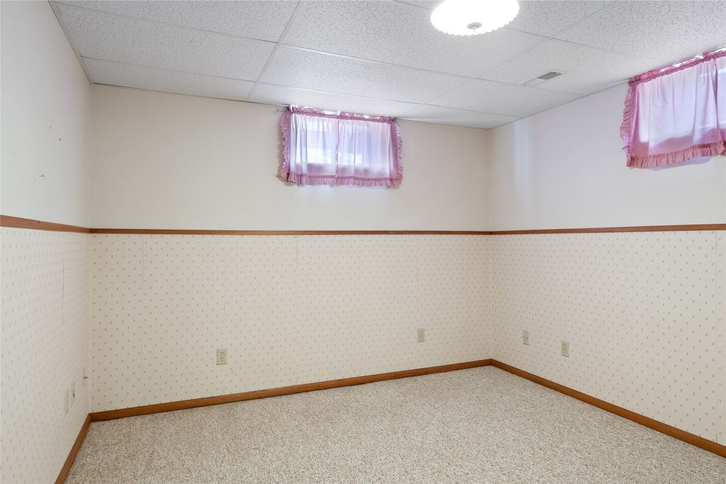 Image 31 of property listing at 2616 View Drive, Missoula, MT 59804