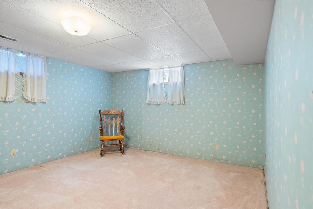 Image 33 of property listing at 2616 View Drive, Missoula, MT 59804