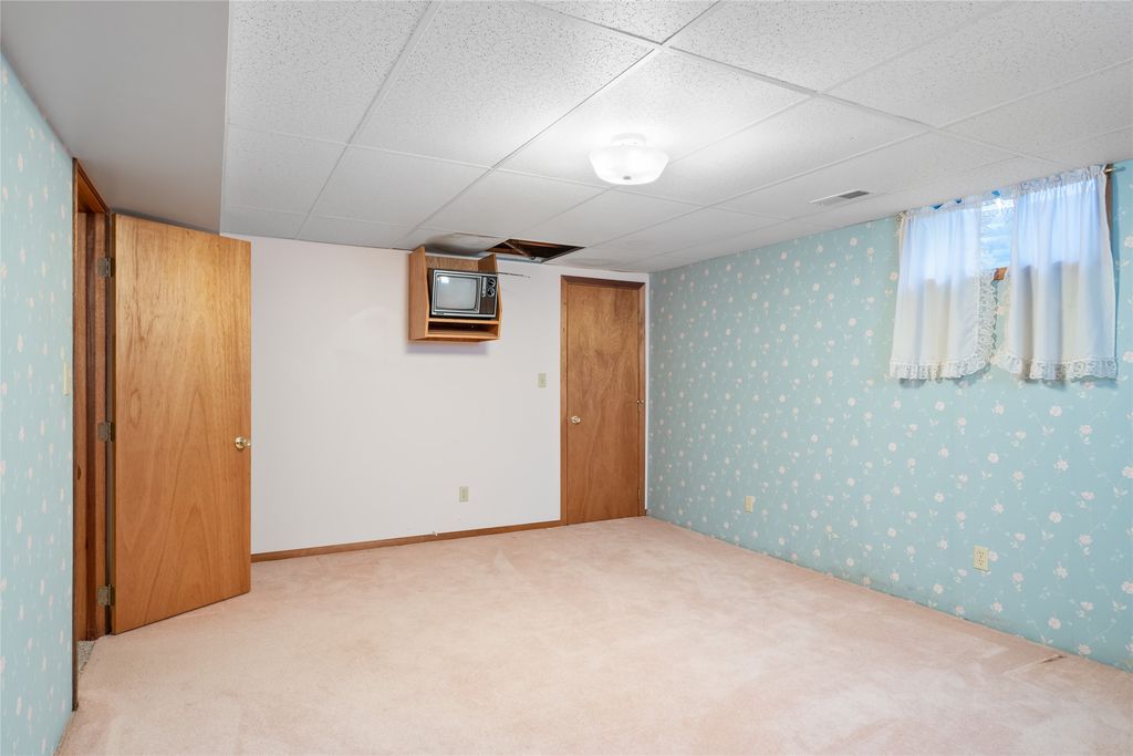 Image 34 of property listing at 2616 View Drive, Missoula, MT 59804