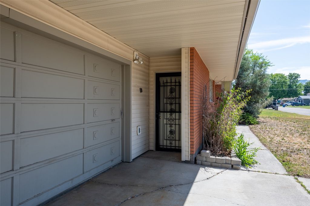 Image 39 of property listing at 2616 View Drive, Missoula, MT 59804