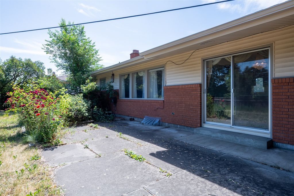 Image 40 of property listing at 2616 View Drive, Missoula, MT 59804