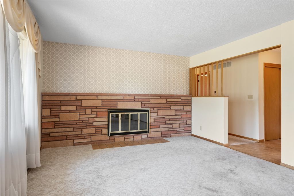 Image 7 of property listing at 2616 View Drive, Missoula, MT 59804
