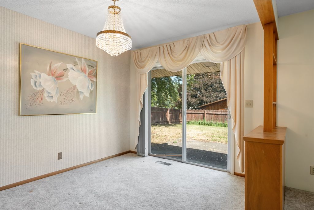Image 9 of property listing at 2616 View Drive, Missoula, MT 59804