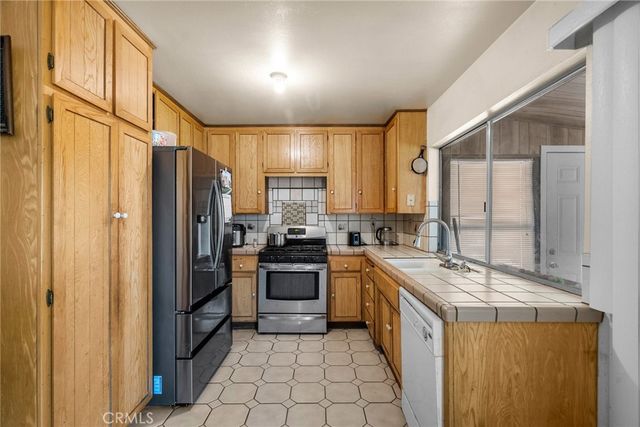 663 Eston Place A, Lancaster, CA 93535