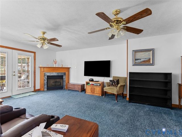 5325 Swift Hill Ln, Sandston, VA 23150