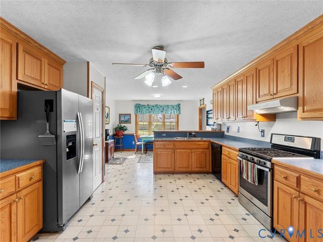 5325 Swift Hill Ln, Sandston, VA 23150
