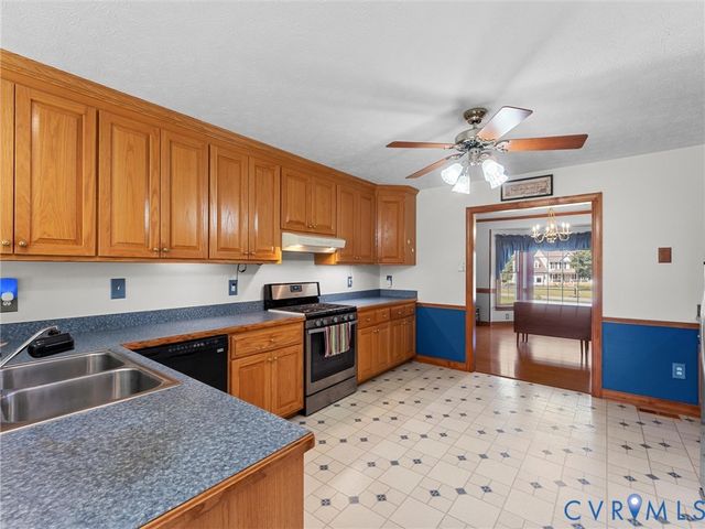 5325 Swift Hill Ln, Sandston, VA 23150