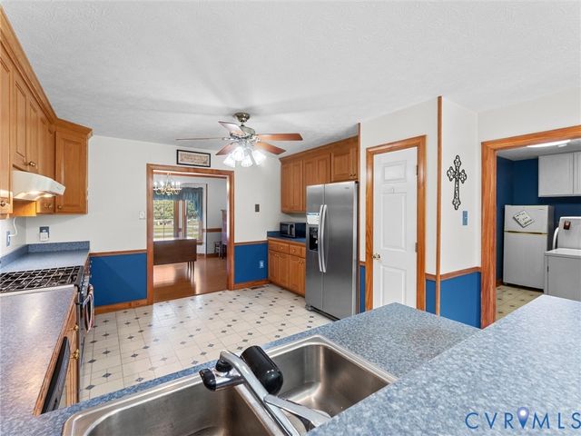 5325 Swift Hill Ln, Sandston, VA 23150