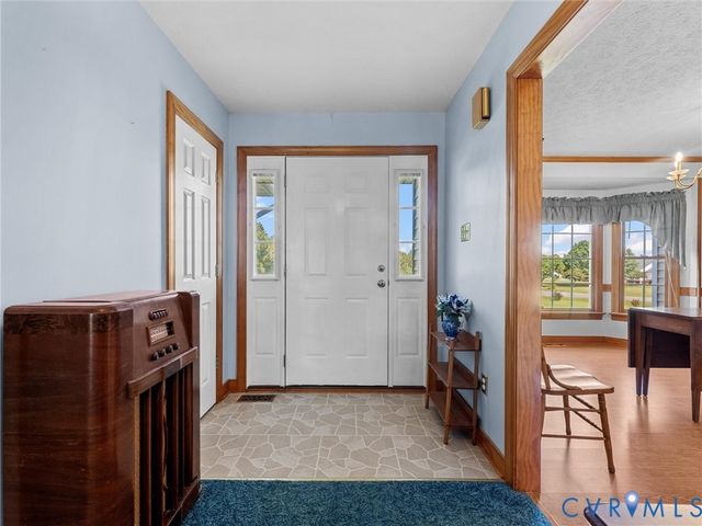 5325 Swift Hill Ln, Sandston, VA 23150