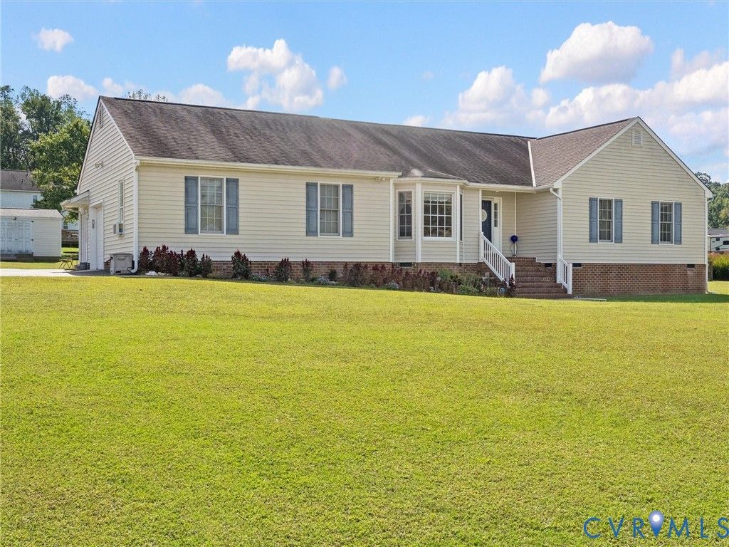 5325 Swift Hill Ln, Sandston, VA 23150