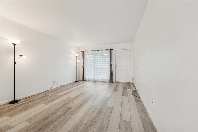 4450 Sherwood Lane 8, Houston, TX 77092