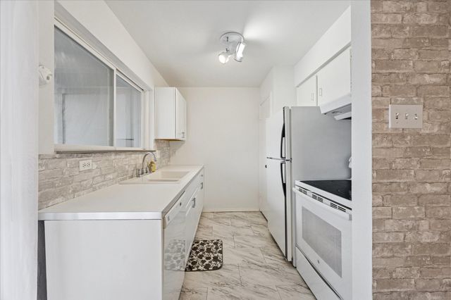 4450 Sherwood Lane 8, Houston, TX 77092