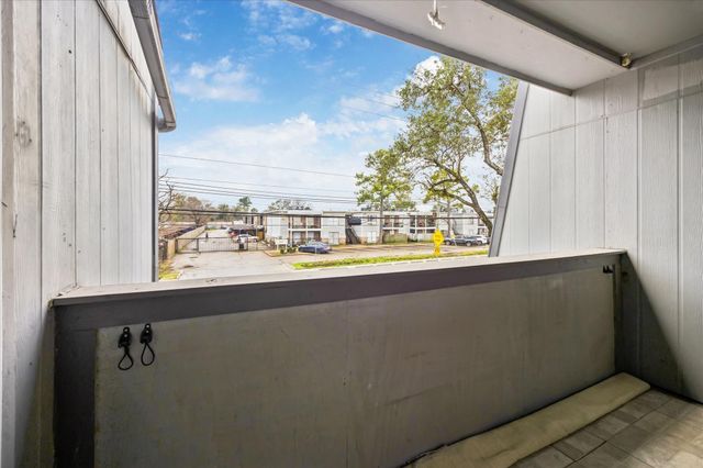 4450 Sherwood Lane 8, Houston, TX 77092