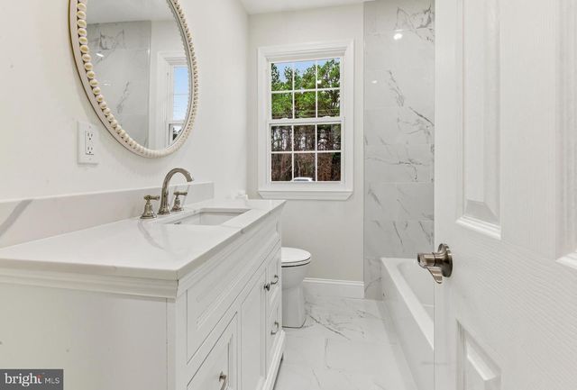 114 S RIVER DR, Williamstown, NJ 08094