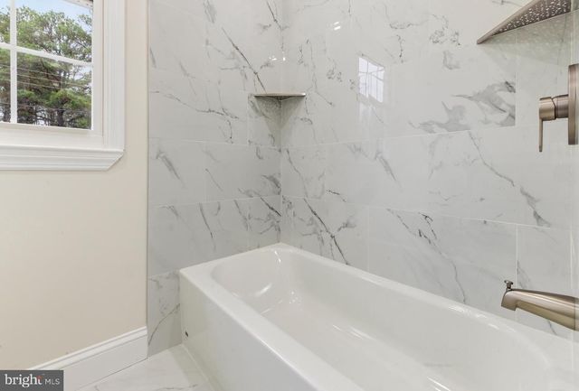 114 S RIVER DR, Williamstown, NJ 08094