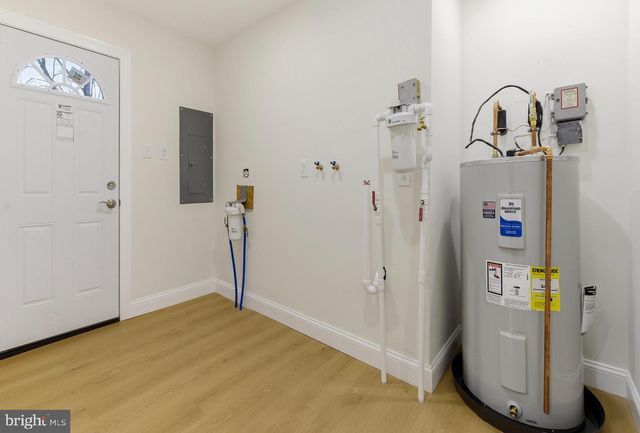 114 S RIVER DR, Williamstown, NJ 08094