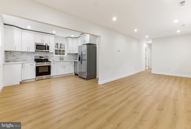 114 S RIVER DR, Williamstown, NJ 08094