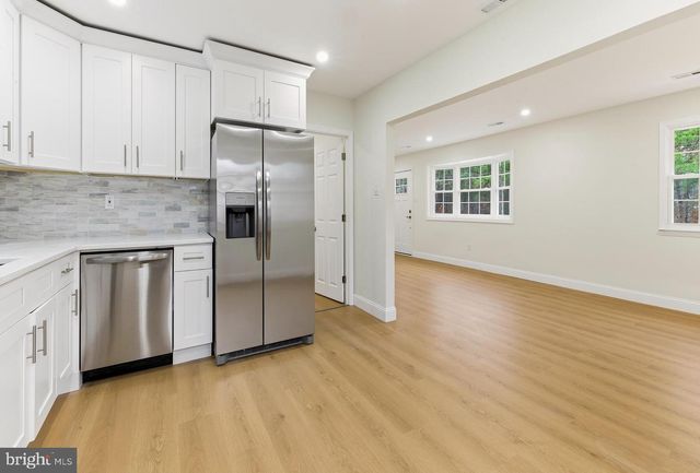 114 S RIVER DR, Williamstown, NJ 08094