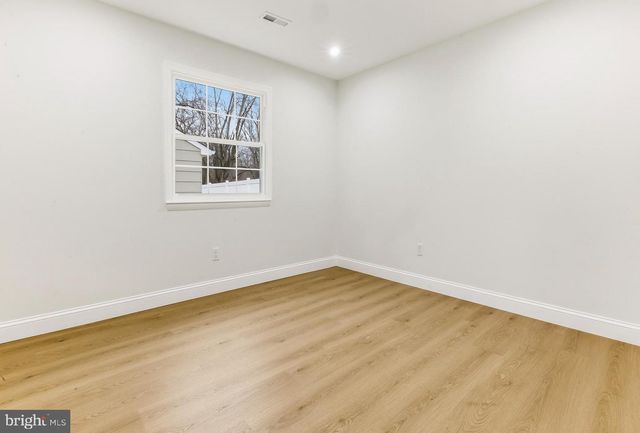 114 S RIVER DR, Williamstown, NJ 08094