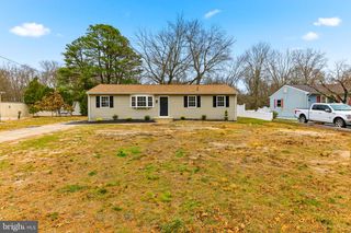 114 S RIVER DR, Williamstown, NJ 08094