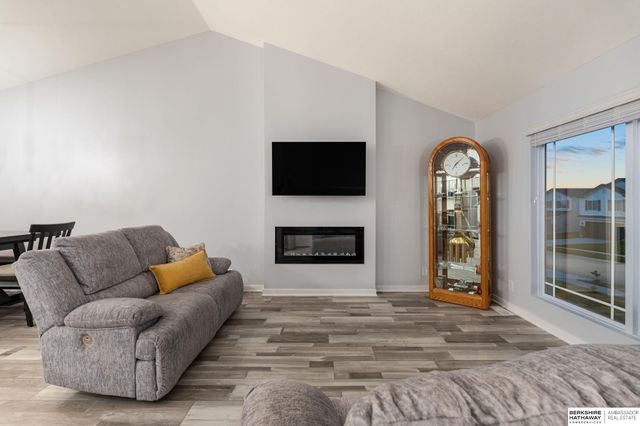 10913 Craig Street, Omaha, NE 68142