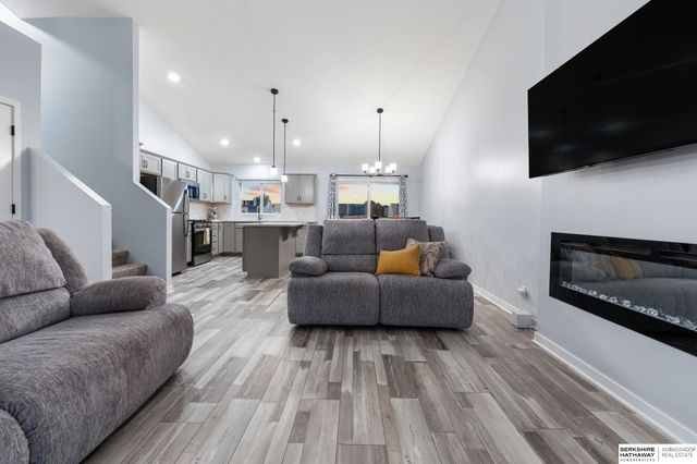 10913 Craig Street, Omaha, NE 68142