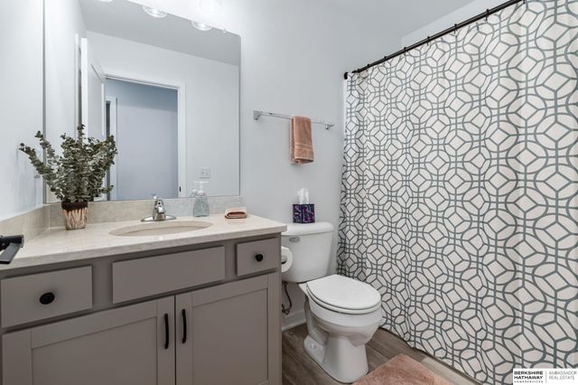 10913 Craig Street, Omaha, NE 68142