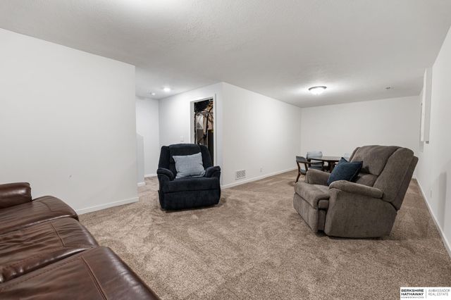 10913 Craig Street, Omaha, NE 68142