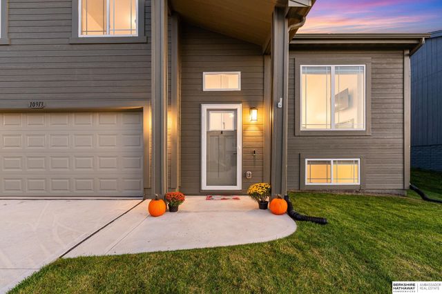 10913 Craig Street, Omaha, NE 68142