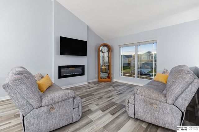 10913 Craig Street, Omaha, NE 68142