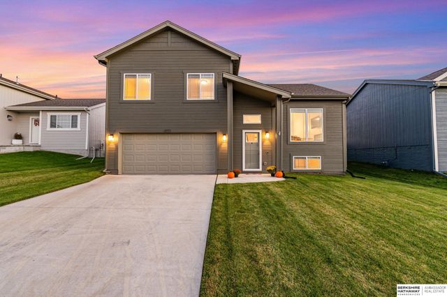 10913 Craig Street, Omaha, NE 68142